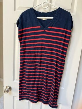Lou & Grey Navy Top with White Tag Detail